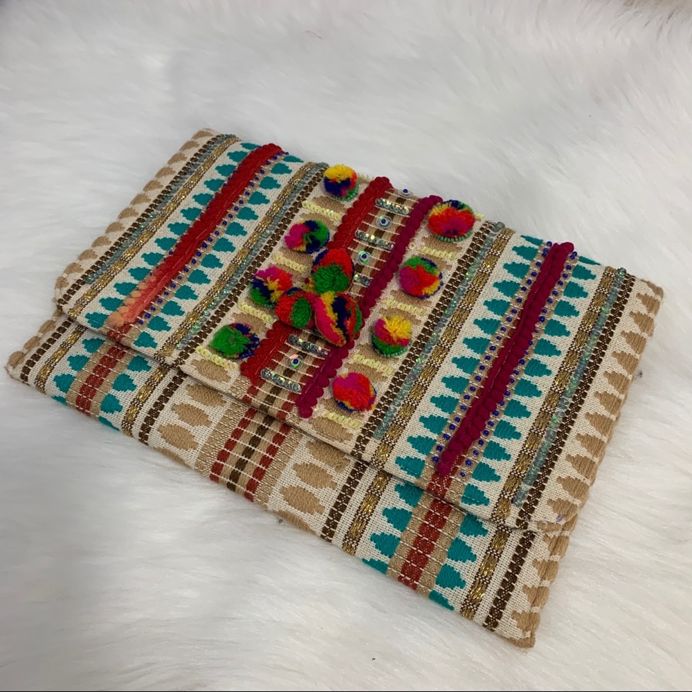 Unique clutch purse is in excellent condition - Picture 4 of 11